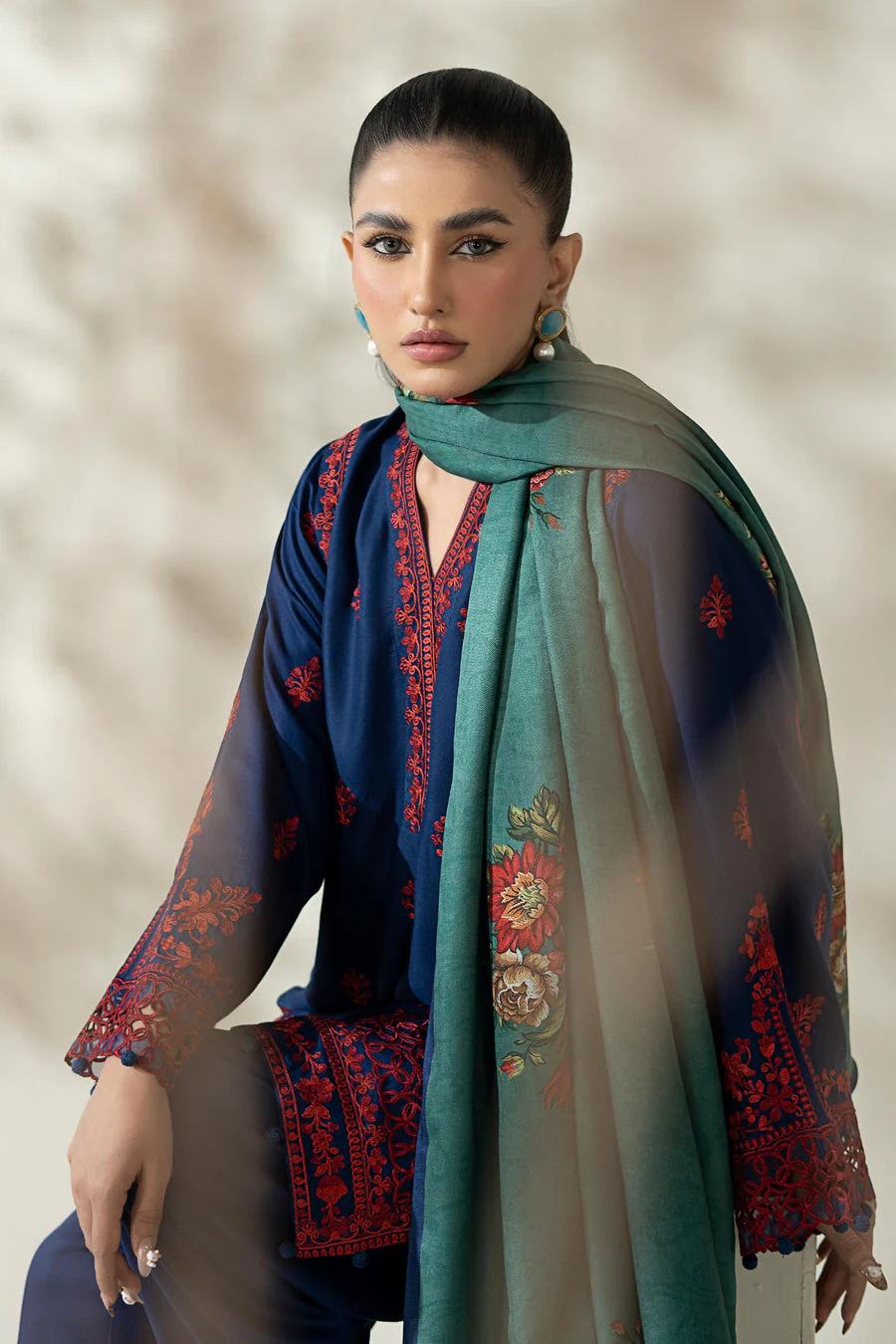 Maria B DWW2546-ESM-BLU Winter Luxury Pret 2025 - Image 2