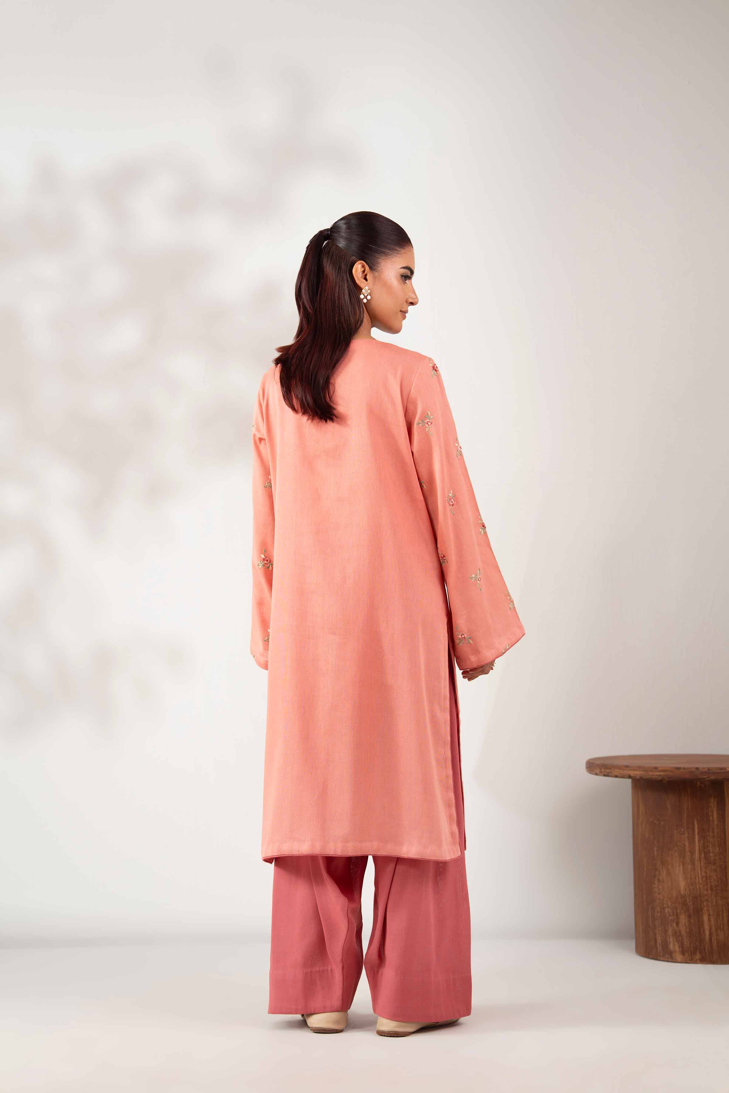 Nishat Linen 42502345 Cross Season Edit 2025 - Image 2