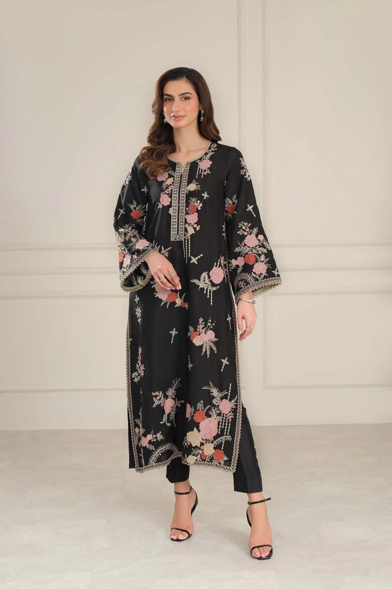 Saadia Asad D2 - Black Nooriyah Luxury Pret 2025 - Image 2