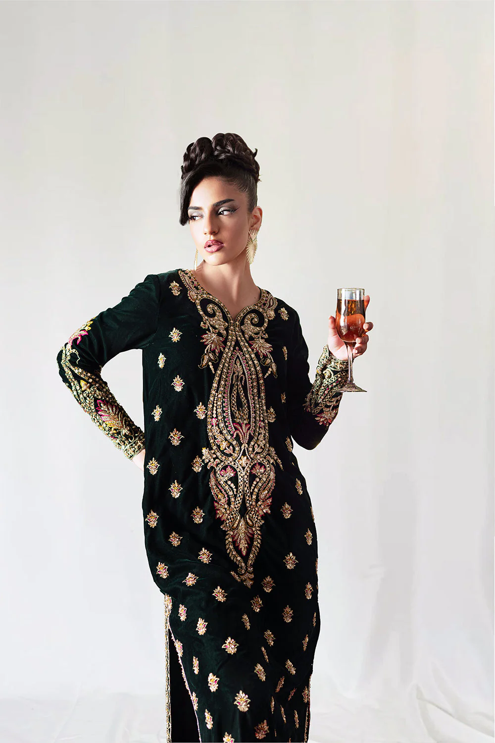 Saira Rizwan Emera SRVP25-10 Velvet Pret 2025