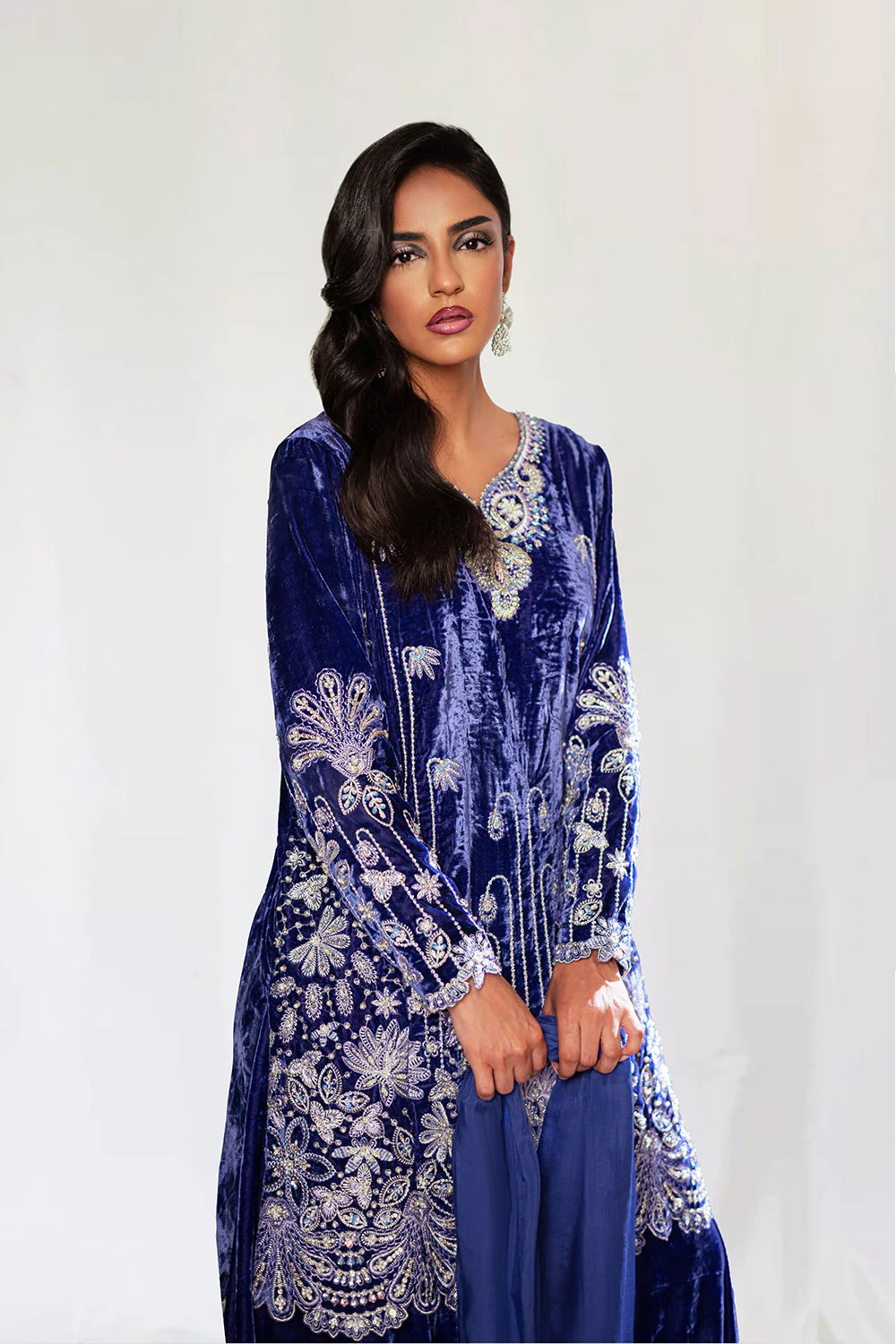 Saira Rizwan Zarreen SRVP25-02 Velvet Pret 2025 - Image 2
