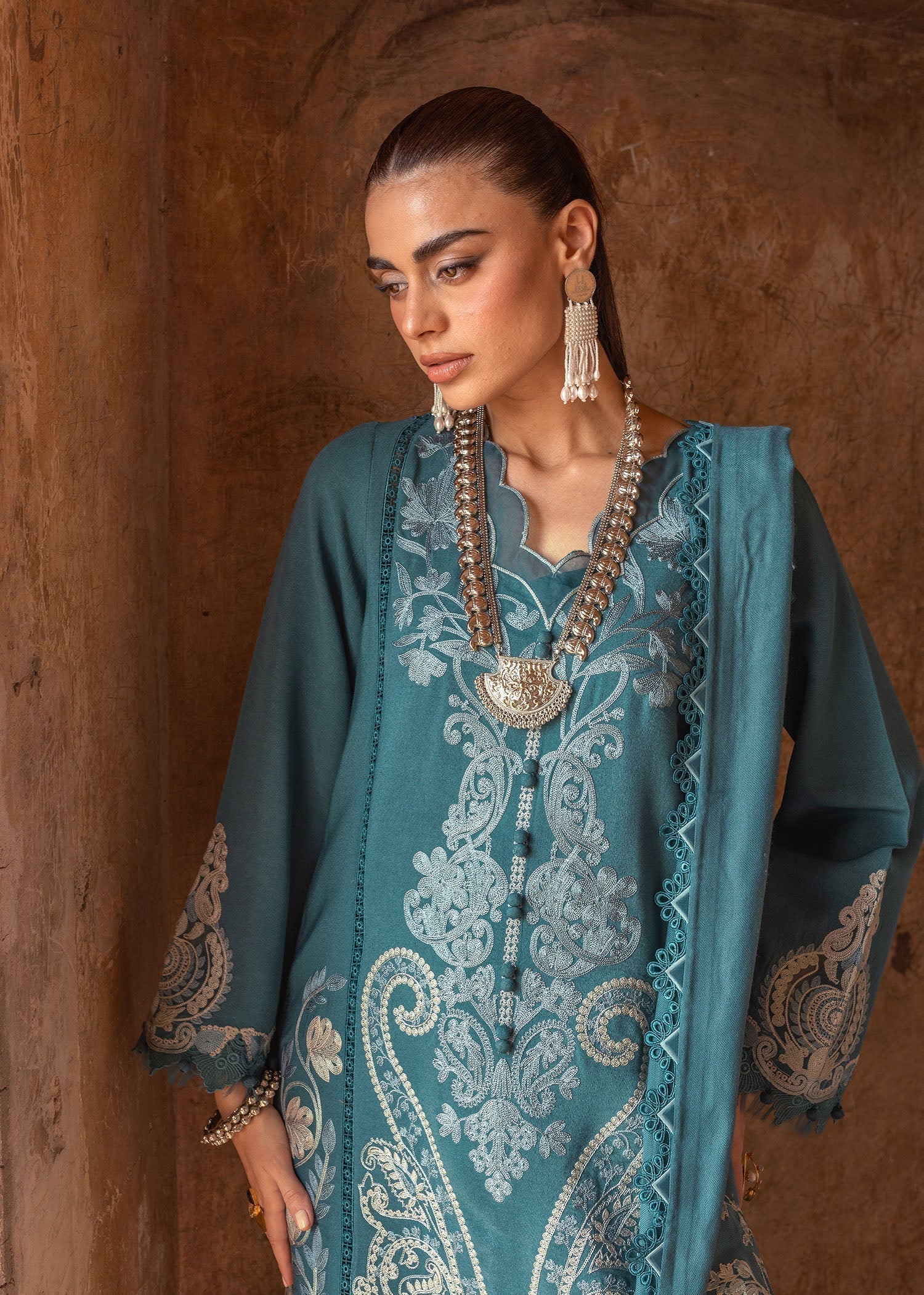 Saira Shakira Afsaneh 5-A Winter Collection 2025 - Image 2
