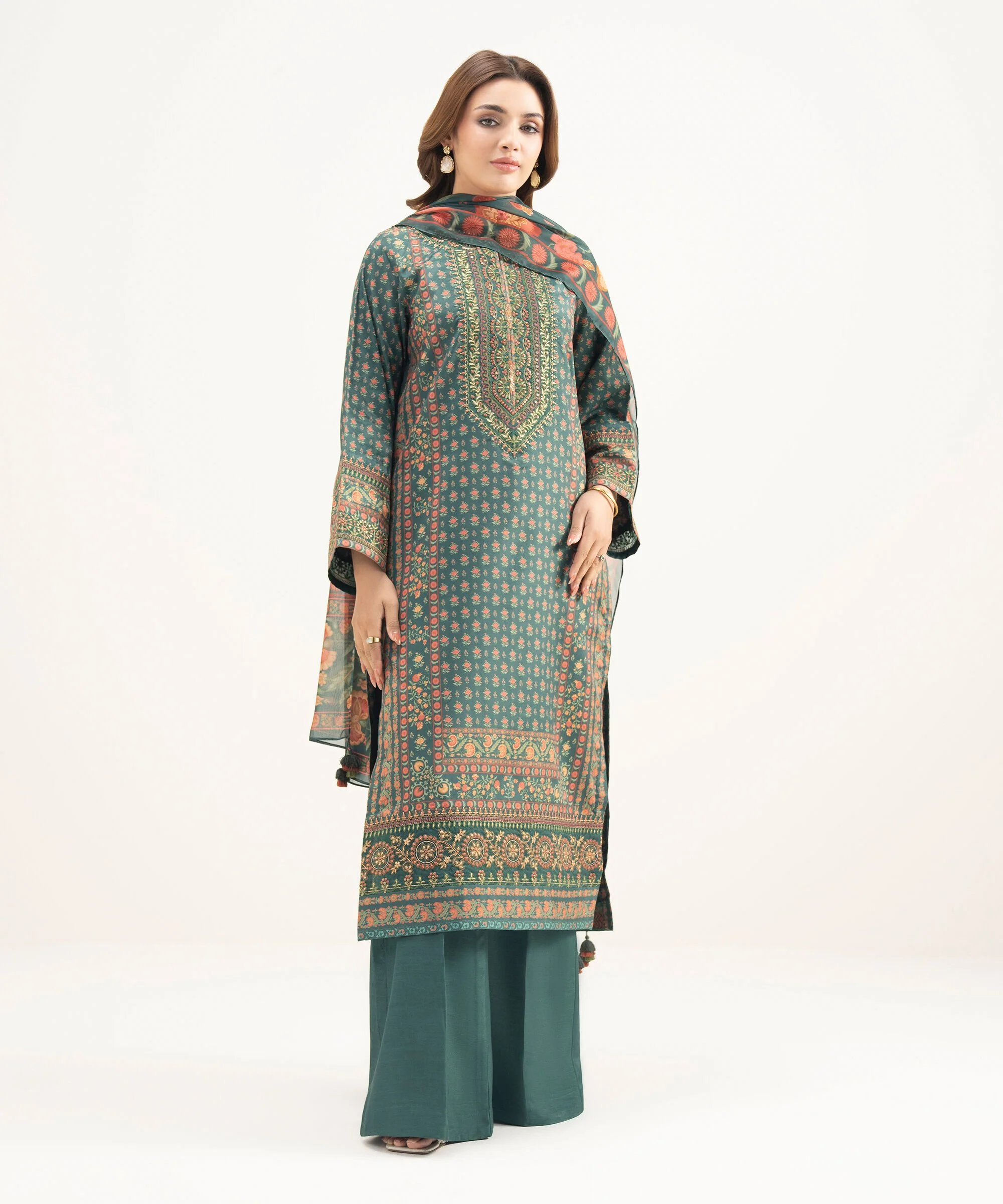 Sapphire 3PESGS26V177 Embroidered Lawn Suit Eid 1 2026