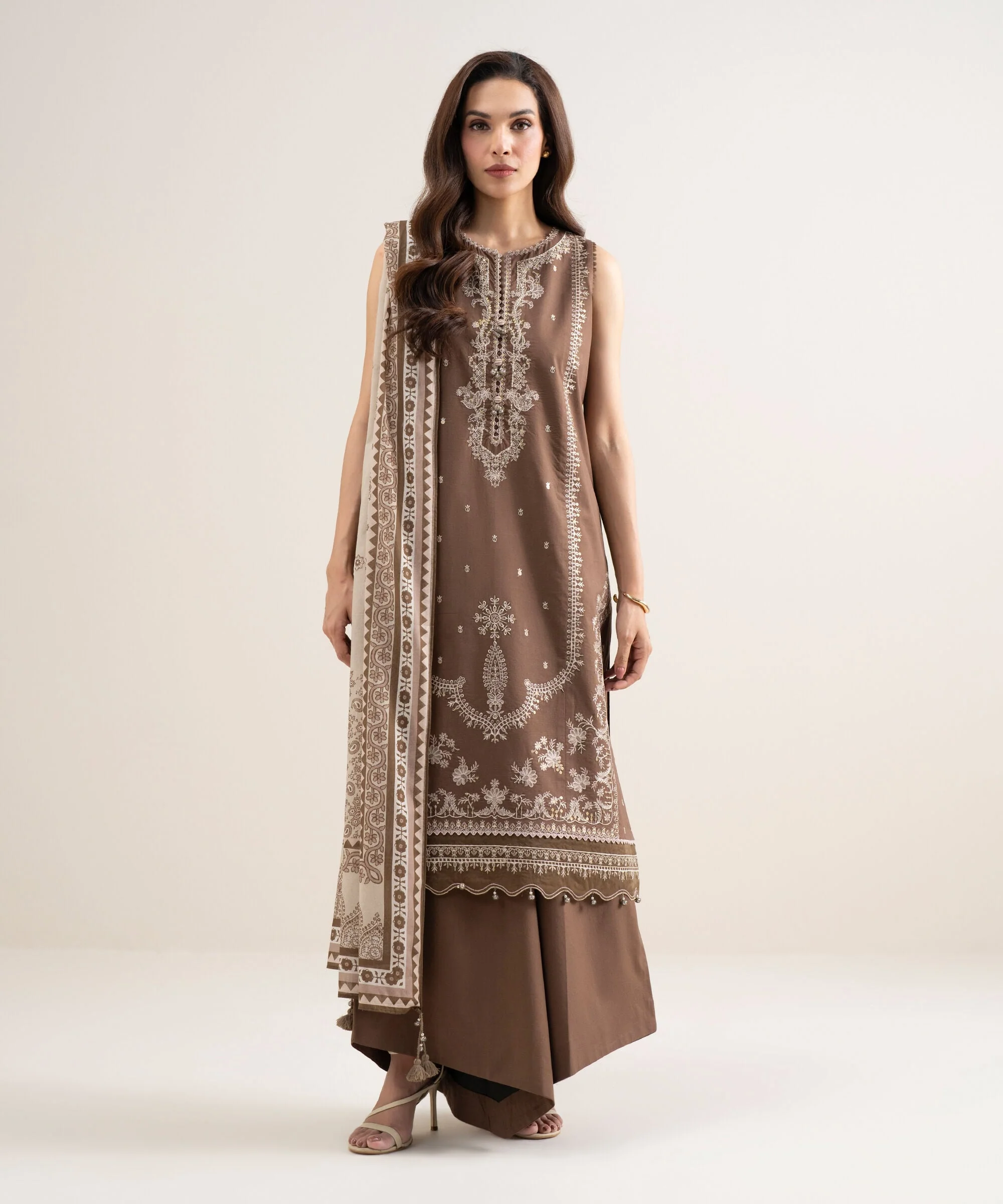 Sapphire DW2CF699E6 Brown Summer Lawn 2026