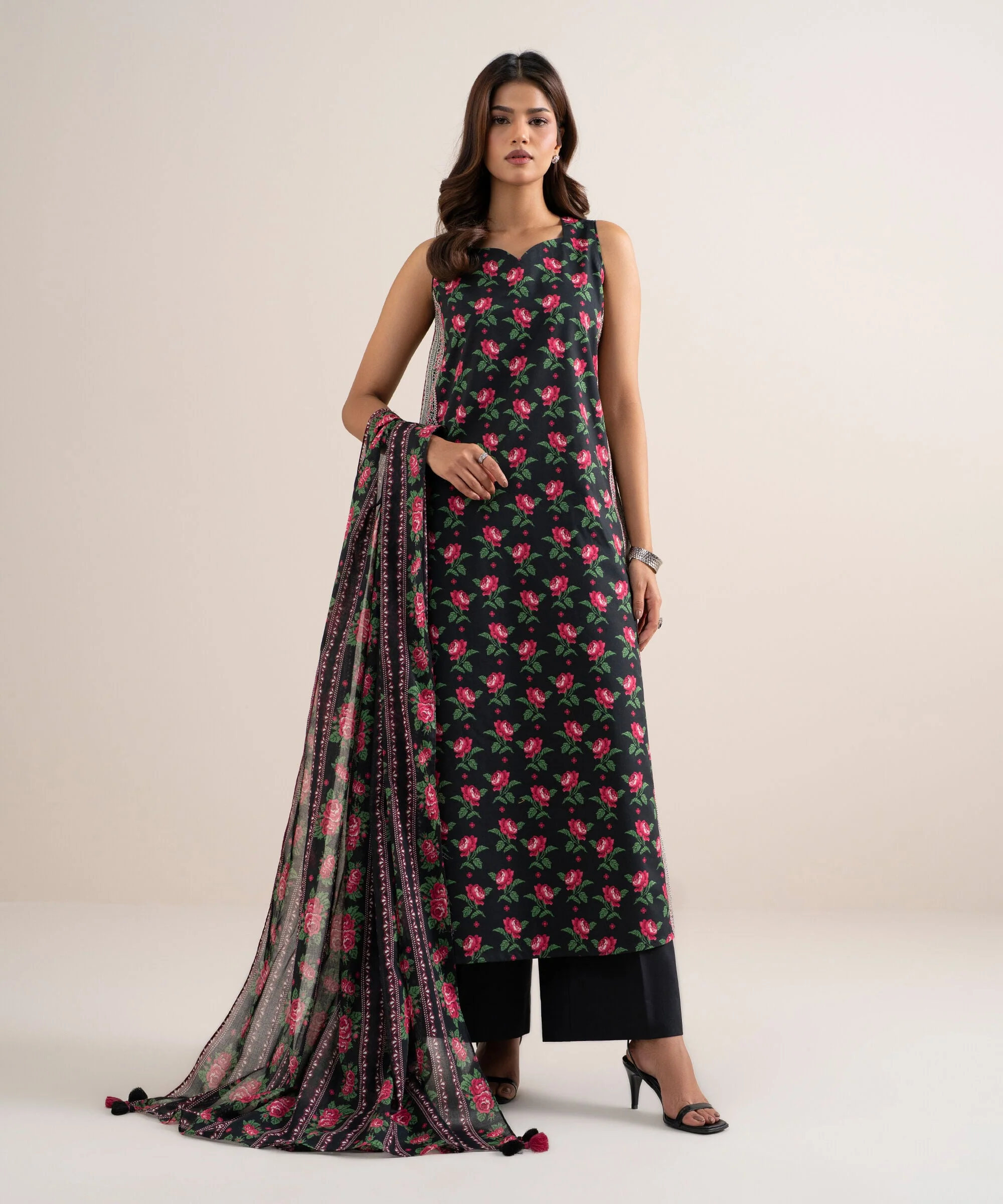 Sapphire DWE468549D Black Summer Lawn 2026