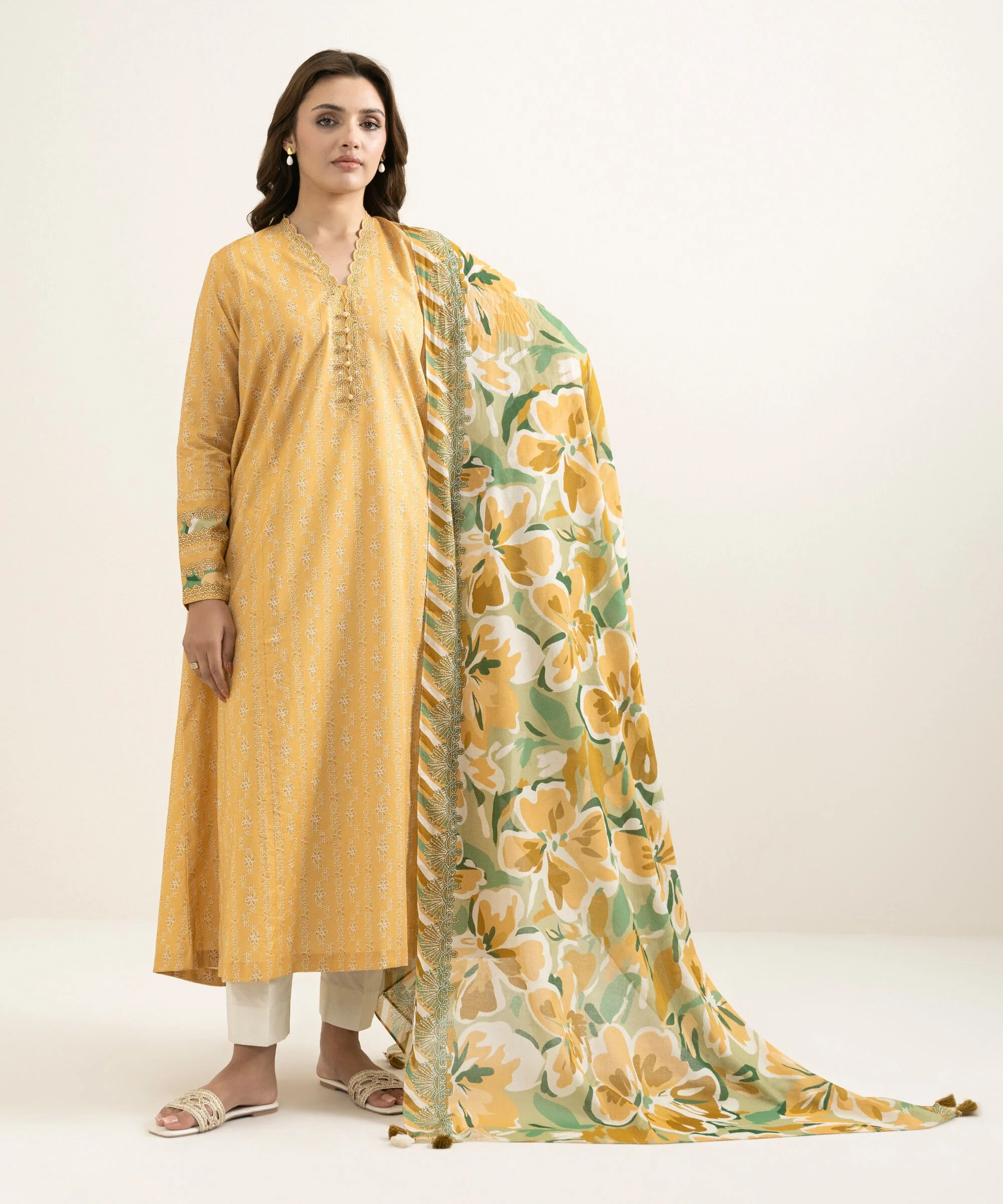 Sapphire U3PDDS26V125 Printed Lawn Suit Eid 1 2026