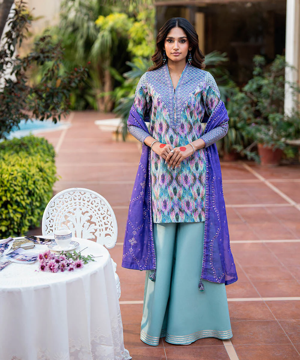 Sapphire U3PESG25V252 3 Piece Embroidered Lawn Suit Signature Eid 1 2025