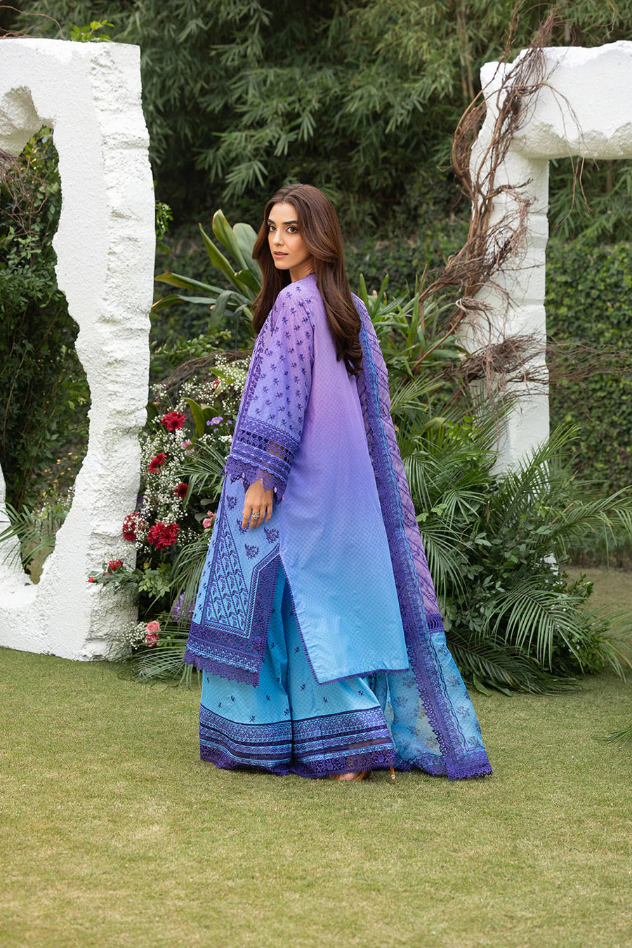 Sobia Nazir Design 12B Luxury Lawn 2025 - Image 2