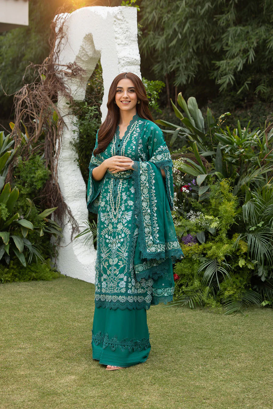 Sobia Nazir Design 8B Luxury Lawn 2025 - Image 2